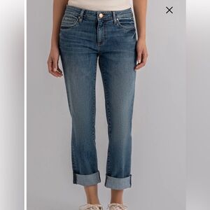 Kut from the Kloth
Stylish Blue Boyfriend Jeans for Women.